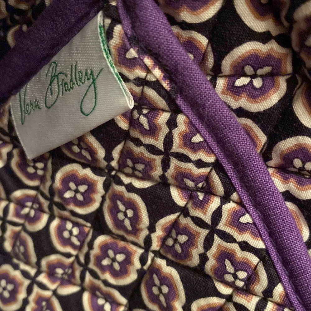Vera Bradley messenger bag purple paisley design very nice lots of pockets nice - Picture 6 of 16